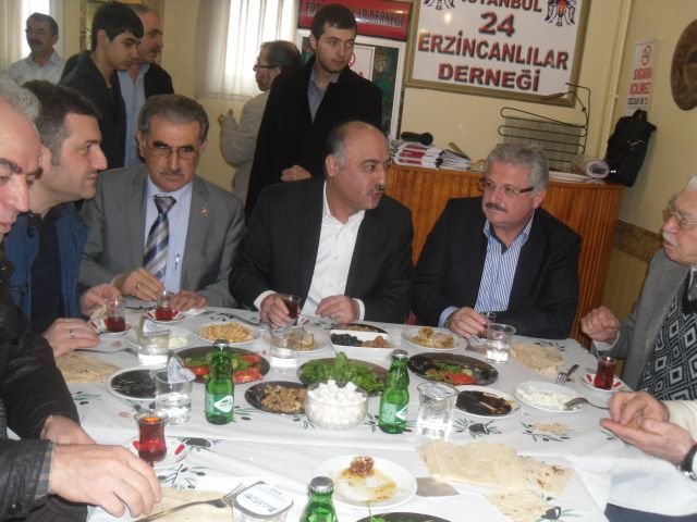 Ak Parti Derneklere çıkartma Yapıyor