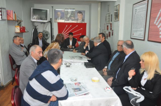 Chp Konuklarını Kapıda Karşıladı.