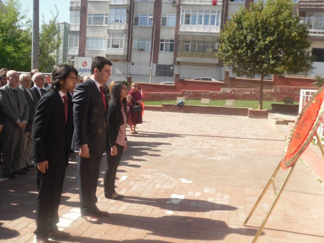 Chp 23 Nisan Alternatif Tören Yaptı