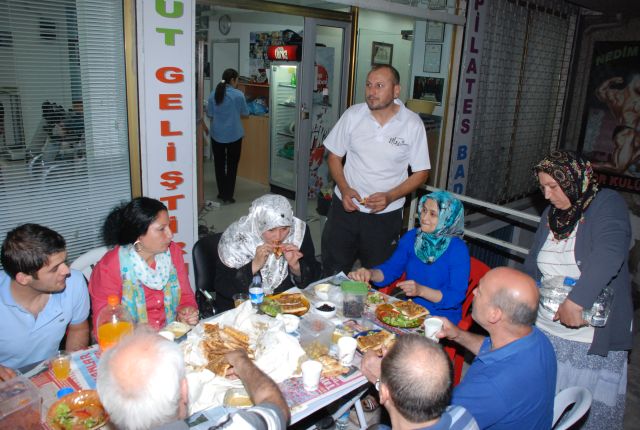 Nedim Kuşçu Geleneksel İftarını Verdi