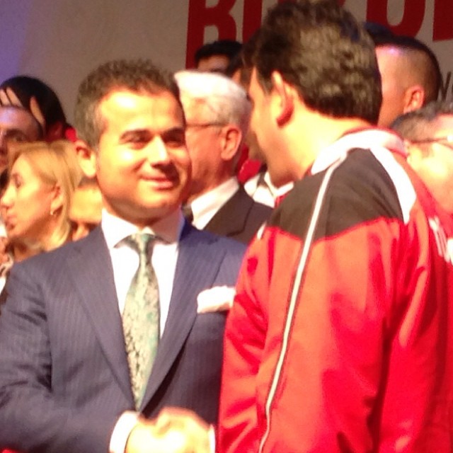 Murat Ekmekçi'yi Bakan Tebrik Etti