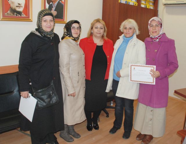 Ak Parti Kadınlar Plakete Doymadı