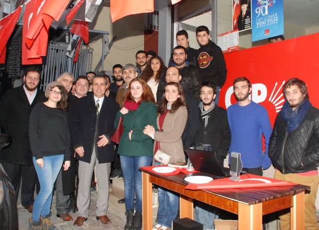 Chp İrtibat Bürosunda Gövde Gösterisi Yaptı