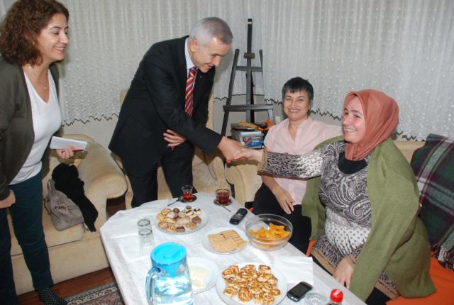 Chp Akıncılar Mahallesi Yine İlk Akını Ahmet Güzel'le Yaptı