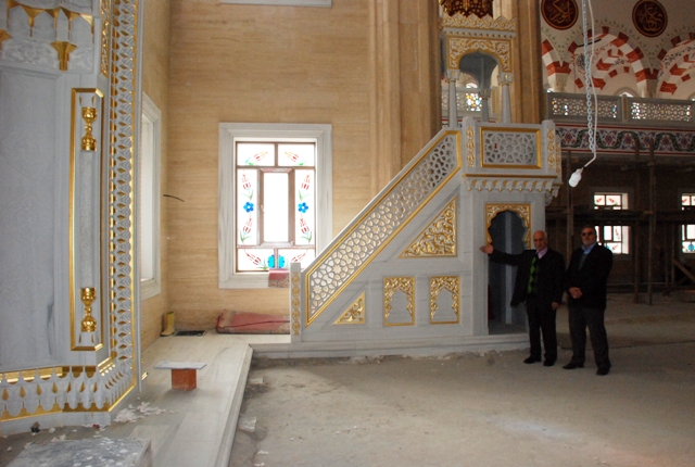 Köy İçi Merkez Caminin Minberini Ters Yaptılar