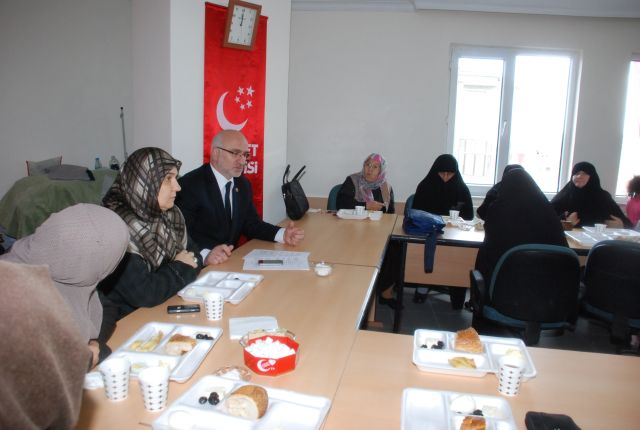 Abdulkadir çelebi'yi Kadınlar Kolu Başkanlığı Ağırladı