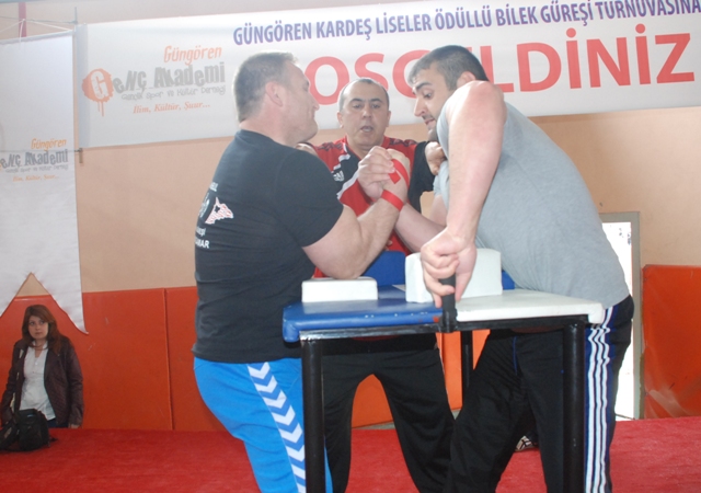 Genç Akademi Bilek Güreşi Turnuvası  Düzenledi
