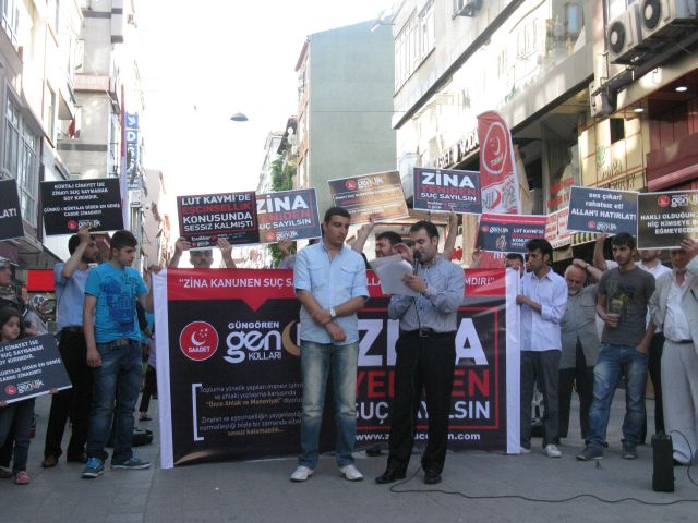 Sp Güngören Gençlik 'zina Yeniden Suç Sayılsın' Dedi