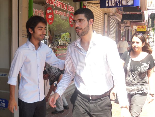 Chp İl Gençlik örgütü Güngören'e çıkartma Yaptı