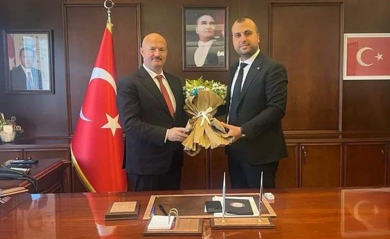 Kaymakam Abdullah Küçük, Başkan Devran Yalçınkaya'nın tebriğini kabul etti