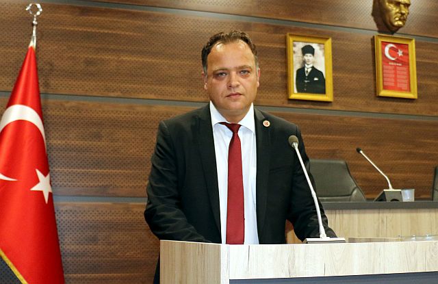 MHP'li Gökhan Arslan'dan korkutan iddia...Covidli cenazeleri sahipleri taşıyor