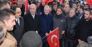 Merter iş adamları şehitleri için sokaklara döküldü