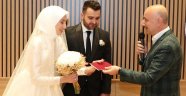 Beyza ve Veysel Sarıcaoğlu çifti ömür boyu mutluluk için nikah masasında EVET dediler
