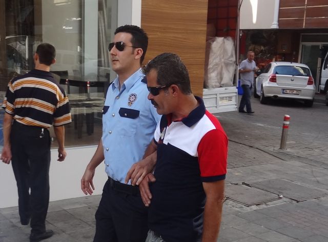 Polis Ricacı Bir şekilde Konuşunca Saldırıya Uğradı