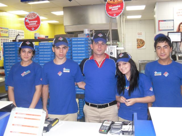 Dominos Pizza İki Yaş Gününü Birlikde Kutladı