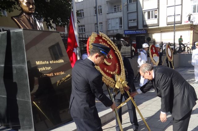 Vatandaşlar Uzaktan Seyretti