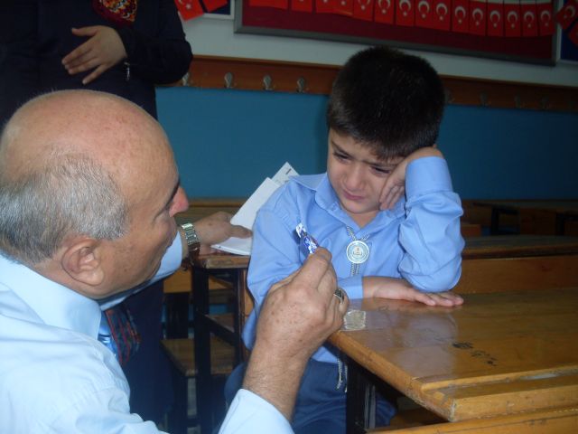 Kuzucuklar İlk Gününde şekerle Teselli Edildi