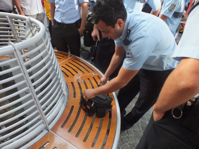 Bomba Sanılan çantadan Sahte Para çıktı