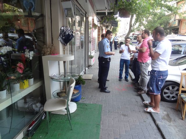 çiçekçi Soyuldu, Her şey Normal