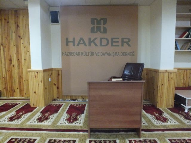 Hakder Suriye'lilere Destek Veriyor