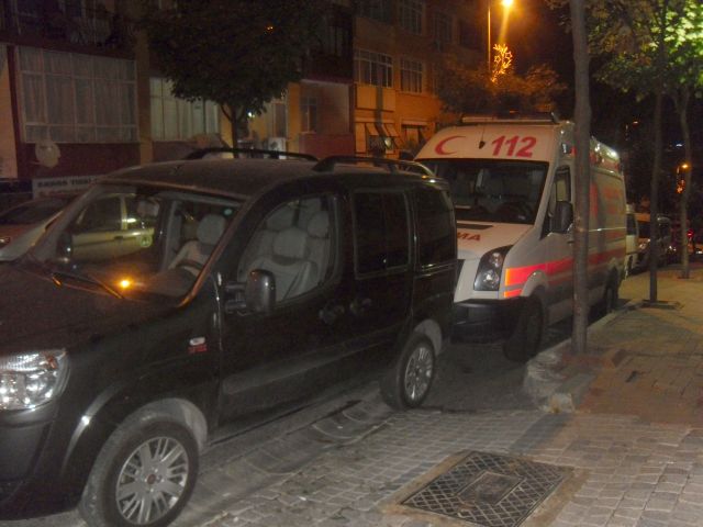 Ambulans Ekibinin Az Kalsın Elinde Kaza çıkıyordu