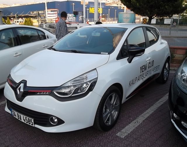 Yeni Clio 4 Görücüye çıktı