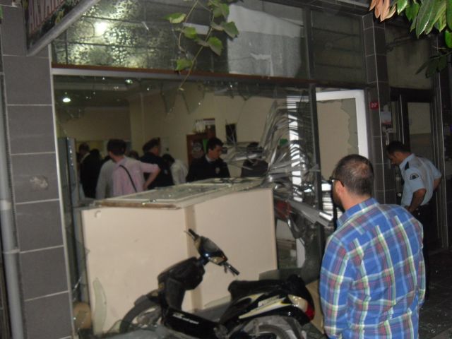 çocukları Kaçırılan Aileler Cemaat Evini Bastı