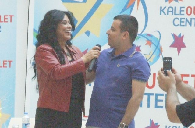 Nur Ertürk Sevenleri İle Buluştu