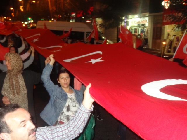 Cumhuriyet Bayramı İçin Binler Meydanlarda