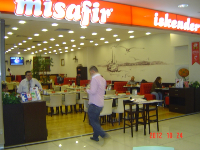 Misafir İskender Salonunda Müşteri Degilsiniz