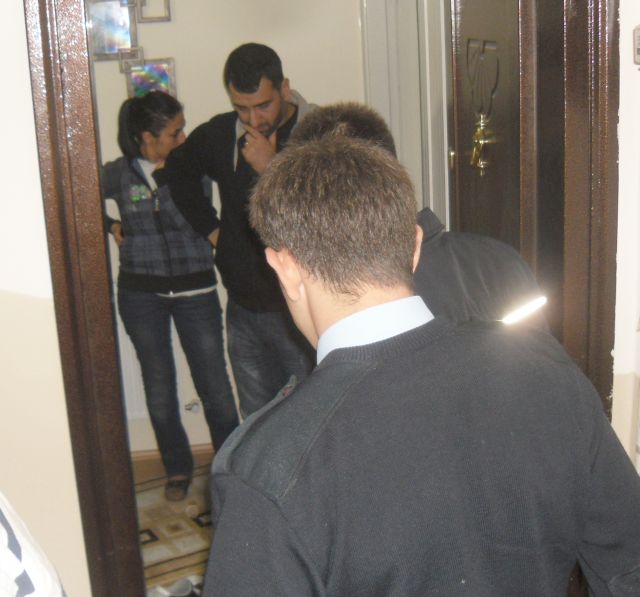 Yeni Evli çiftin Davetsiz Misafirleri Hırsızlar Oldu