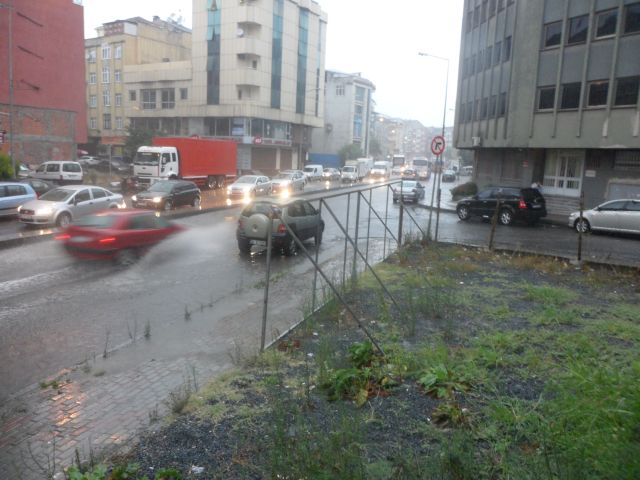 Sağanak Yağmur Güngöreni'de Vurdu