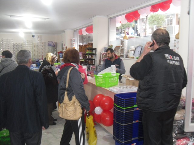 Ucuzluk Pazarı Güngören'de Açıldı