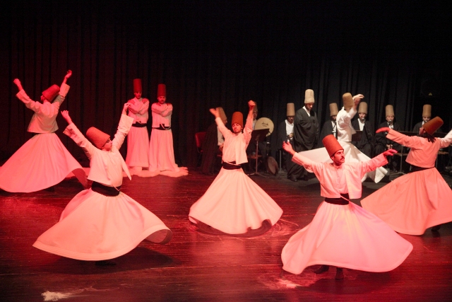 İlahi Aşk'ı Hz Mevlana Felfesiyle Yaşadılar