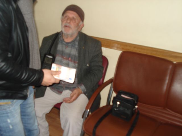 Yaşlı Adamı Para Dolu çanta İle Dolandırdılar