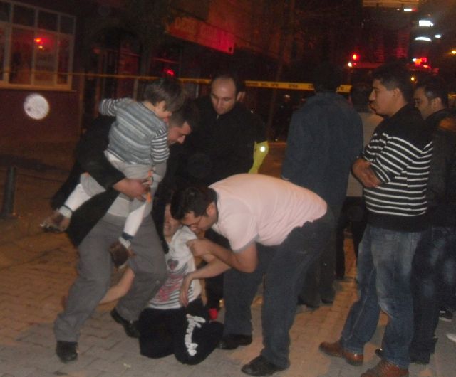 Elektrik Yangını Faciya Dönüşüyordu