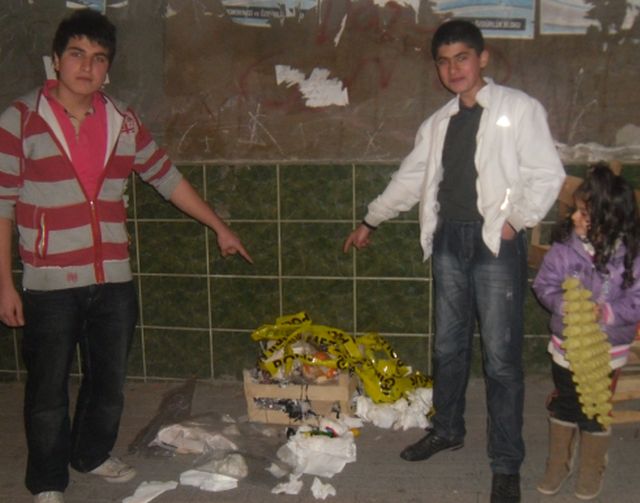 Zalimler Yeni Doğan Bebeği çöpe Attılar