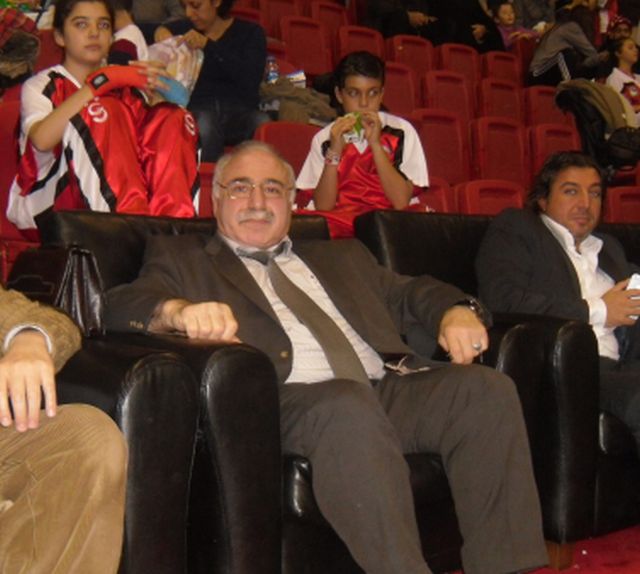 şair Ve  İş Adamı Nevzat Yazıcı  Kaza Geçirdi