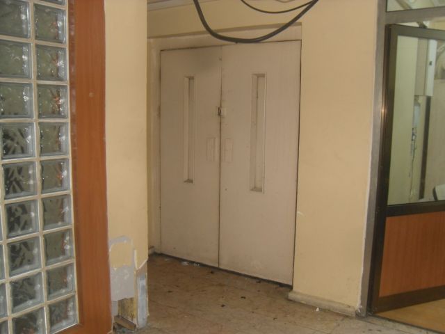 Asansör Düştü 4 Yaralı çıktı