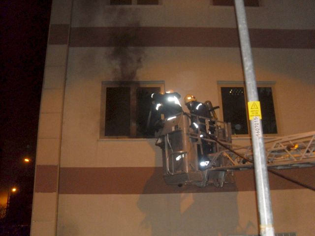 Güngören Kaymakamlığına Ses Bombası Ve Molotof Atıldı