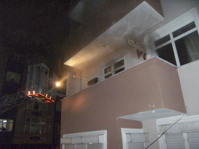 şehir Dışındayken Evi Yandı