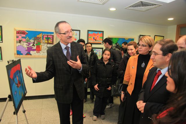 Engelsiz Bir Dünya çiziyorum Resim Sergisi Açıldı