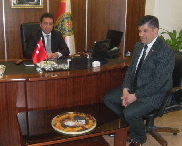 ömer Burak Aktaş Kayısı İkramına önem Veriyor