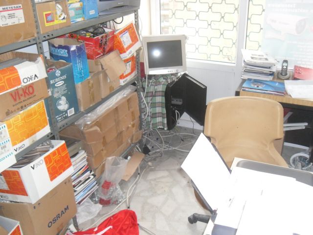 Hırsız Hırsızlığını Yaptı,görüntüsüne çaldı