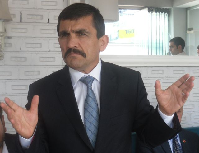 Erdem Karakoç; Kedinin Eğitilmişi Fareyi Gördüğü Kadardır