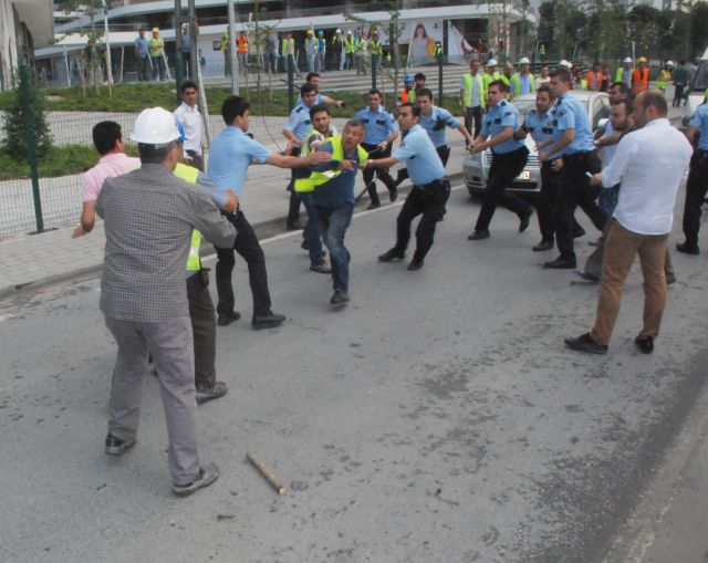 Mesai Arakadaşını Bıçakladı, Az Kalsın Linç Ediliyordu