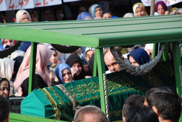 Leyla Bozkurt Son Yolculuğuna Göz Yaşları İle Uğurlandı