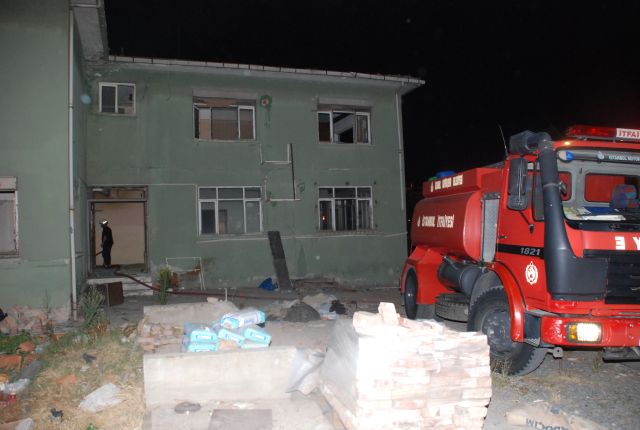 Ağaoğlu'nun Terk Ettiği Bina Yandı