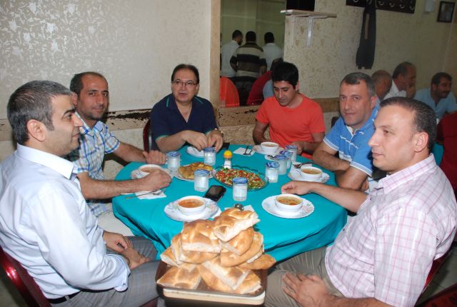 Efsane 44 Dört Dörtlük İftar Verdi