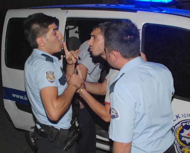 Bitirim Gençleri Polis Kıskıvrak Yakaladı